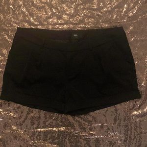 Stylish black shorts (size 10)